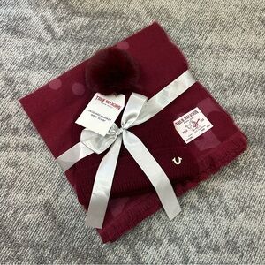 True Religion Red Knit Beanie Hat & Scarf Set Logo Winter Holiday Gift Set✨